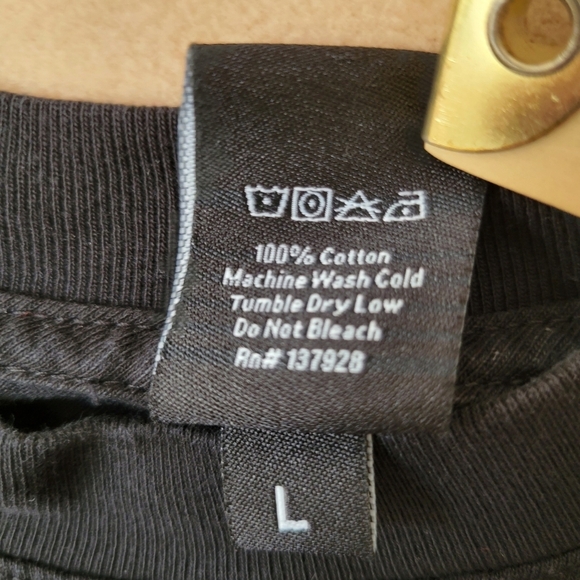 OnlyNY Graphic Tshirt Sportshop Fish Graphic Black Size Large Made‎ in USA - Picture 6 of 8